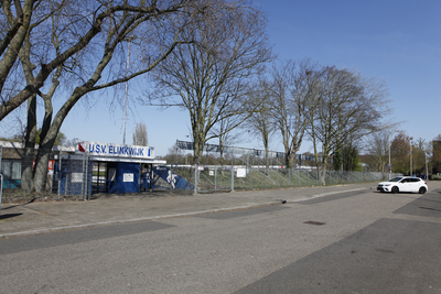 913903 Gezicht op het complex van U.S.V. Elinkwijk aan het Theo Thijssenplein te Utrecht.